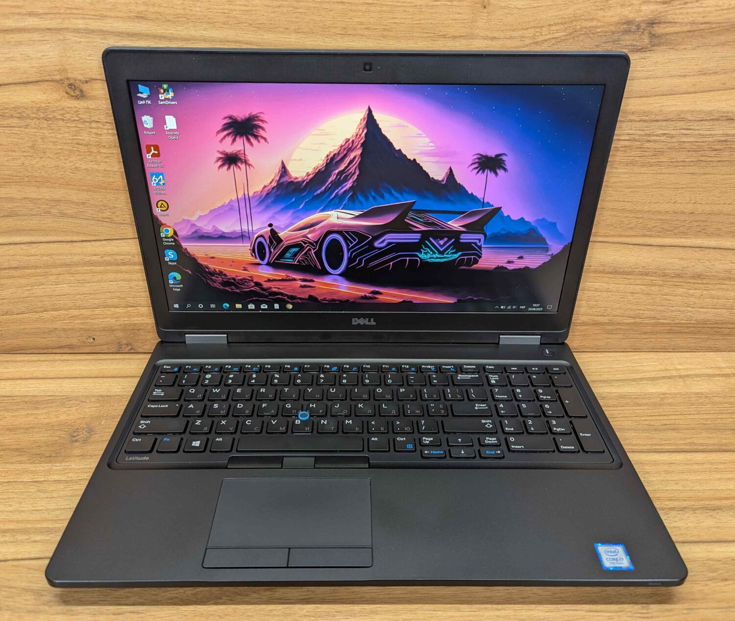 Ноутбук Dell Latitude 5580 / 15.6" (1920x1080) IPS / Intel Core i7-7820HQ (4 (8) ядра по 2.9 - 3.9 GHz) / 16 GB DDR4 / 512 GB SSD / nVidia GeForce 940MX, 2 GB GDDR5, 64-bit / WebCam / HDMI / Windows 10 - Зображення 2