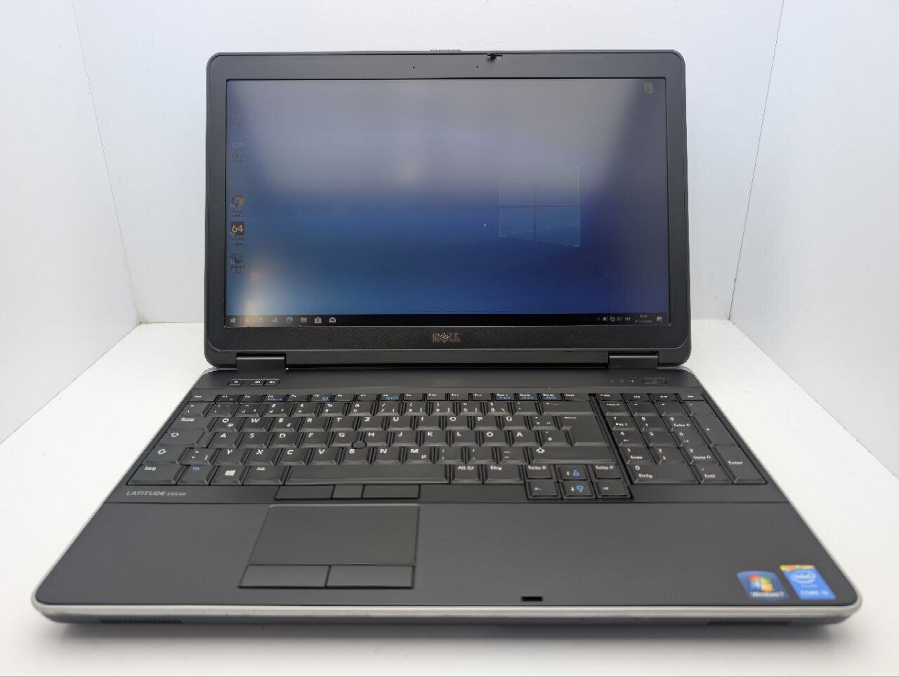 Ноутбук Dell Latitude E6540 / 15.6" (1920x1080) TN / Intel Core i7-4800MQ (4 (8) ядра по 2.7 - 3.7 GHz) / 16 GB DDR3 / 240 GB SSD / Intel HD Graphics 4600 / DVD-ROM - Зображення 2