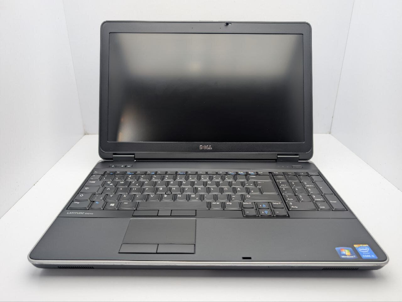 Ноутбук Dell Latitude E6540 / 15.6" (1920x1080) TN / Intel Core i7-4800MQ (4 (8) ядра по 2.7 - 3.7 GHz) / 16 GB DDR3 / 240 GB SSD / Intel HD Graphics 4600 / DVD-ROM - Зображення 3