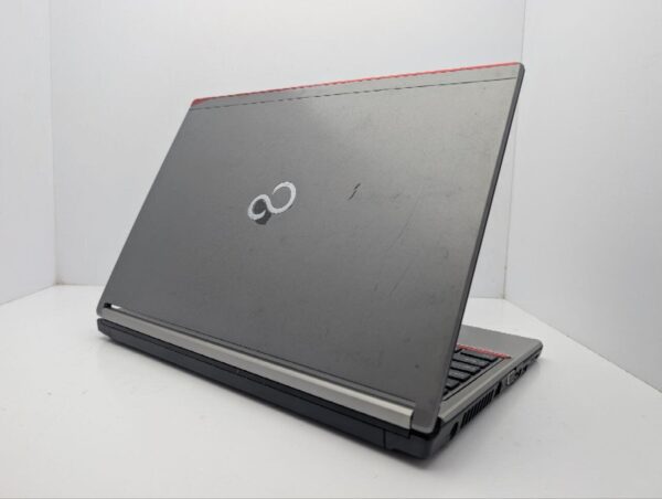 Ноутбук Fujitsu LifeBook E734 / 13.3" (1366x768) TN / Intel Core i5-4300M (2 (4) ядра по 2.6 - 3.3 GHz) / 8 GB DDR3 / 120 GB SDD / Intel HD Graphics 4600 / WebCam - Зображення 8