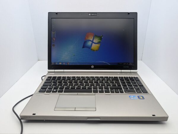 Ноутбук HP EliteBook 8560p / 15.6" (1366x768) TN / Intel Core i7-2620M (2 (4) ядра по 2.7 - 3.4 GHz) / 6 GB DDR3 / 1000 GB HDD / Intel HD Graphics 3000 / WebCam - Зображення 2