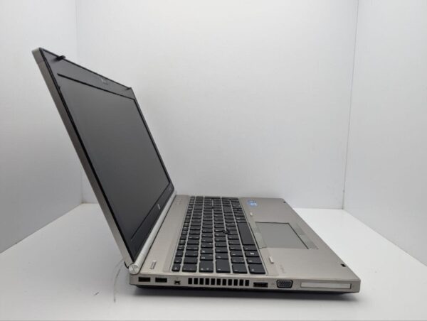 Ноутбук HP EliteBook 8560p / 15.6" (1366x768) TN / Intel Core i7-2620M (2 (4) ядра по 2.7 - 3.4 GHz) / 6 GB DDR3 / 1000 GB HDD / Intel HD Graphics 3000 / WebCam - Зображення 4