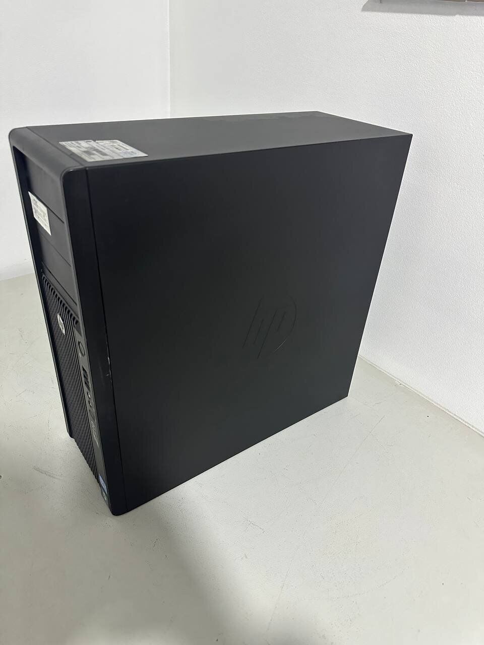 Робоча станція HP Z210 Workstation Tower / Intel Core i7-2600K (4 (8) ядра по 3.4 - 3.8 GHz) / 16 GB DDR3 / 256 GB SSD / nVidia GeForce GT 730, 2 GB GDDR3, 64-bit - Зображення 4