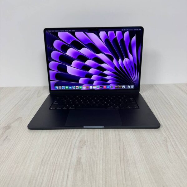 Ультрабук Apple MacBook Air 15 M4 A3241 2025 / 15.3" (2880x1864) IPS / Apple M4 (10 ядер по 2.9 - 4.46 GHz) / 16 GB DDR5 / 256 GB SSD / Apple M4 Graphics / WebCam / MacOS - Зображення 2