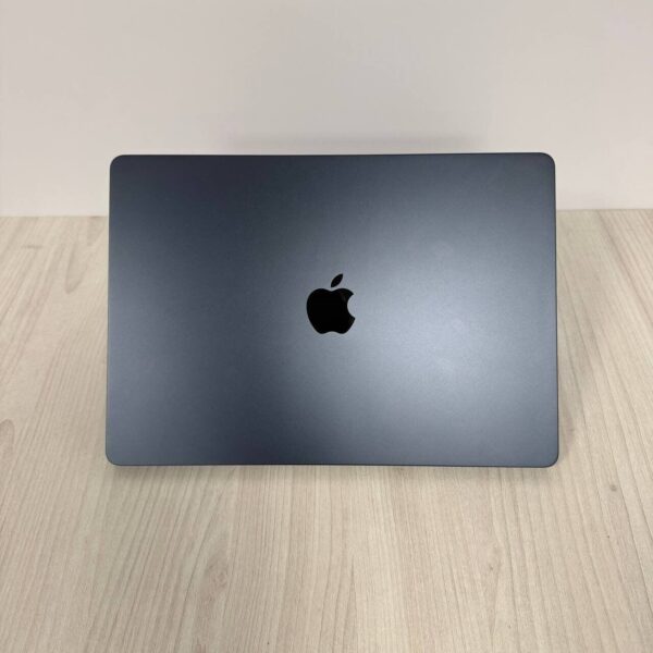 Ультрабук Apple MacBook Air 15 M4 A3241 2025 / 15.3" (2880x1864) IPS / Apple M4 (10 ядер по 2.9 - 4.46 GHz) / 16 GB DDR5 / 256 GB SSD / Apple M4 Graphics / WebCam / MacOS - Зображення 3