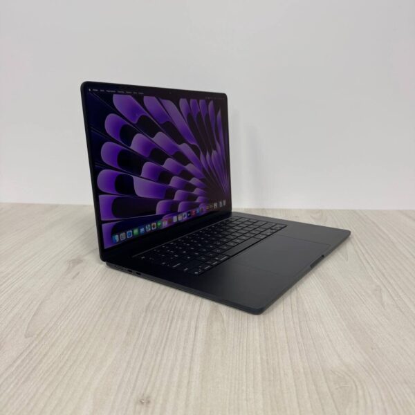 Ультрабук Apple MacBook Air 15 M4 A3241 2025 / 15.3" (2880x1864) IPS / Apple M4 (10 ядер по 2.9 - 4.46 GHz) / 16 GB DDR5 / 256 GB SSD / Apple M4 Graphics / WebCam / MacOS - Зображення 4