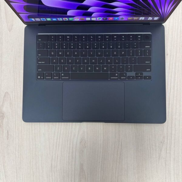 Ультрабук Apple MacBook Air 15 M4 A3241 2025 / 15.3" (2880x1864) IPS / Apple M4 (10 ядер по 2.9 - 4.46 GHz) / 16 GB DDR5 / 256 GB SSD / Apple M4 Graphics / WebCam / MacOS - Зображення 7