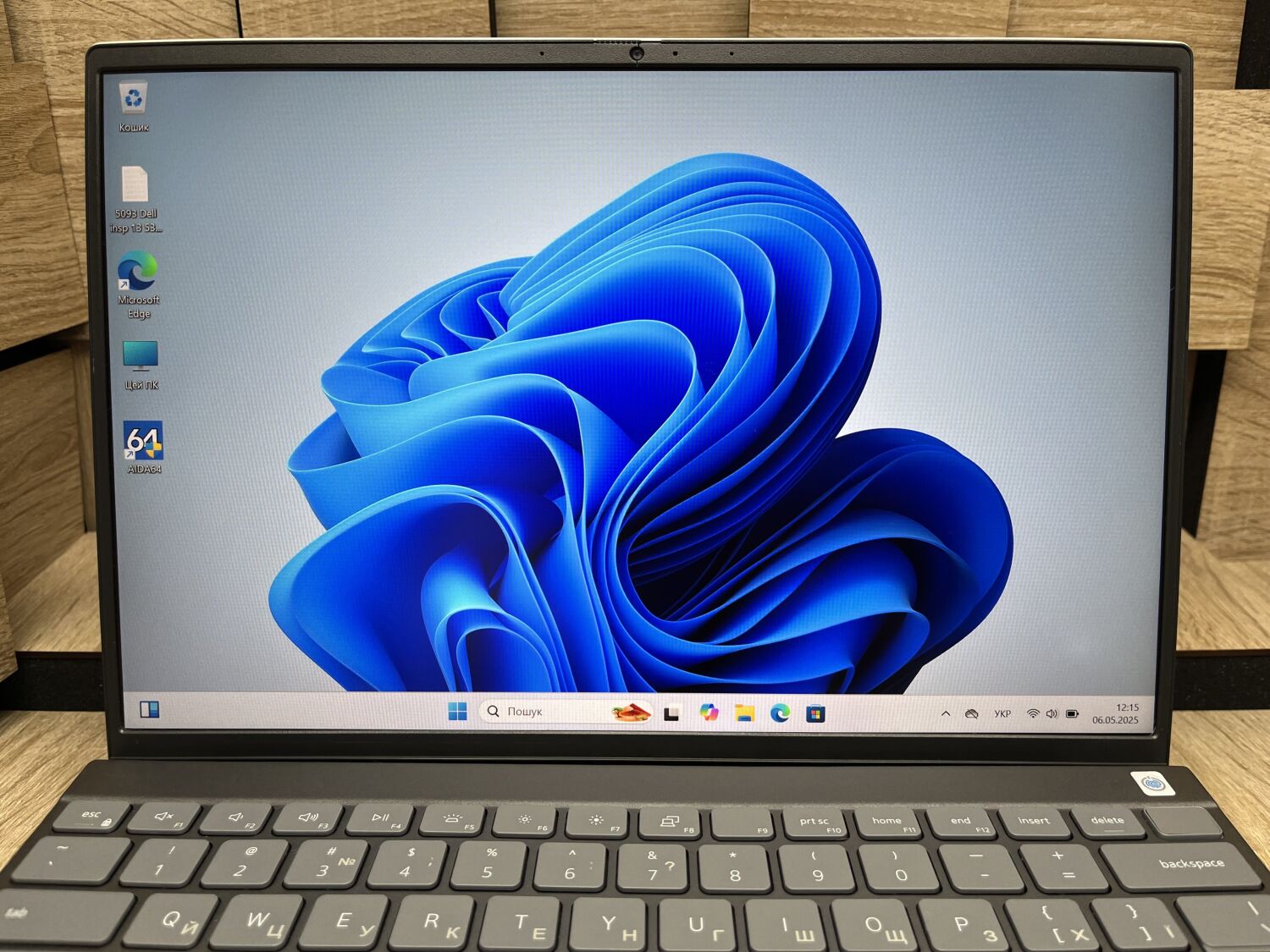 Ультрабук Б-клас Dell Inspiron 13 5310 / 13.3" (1920x1200) IPS / Intel Core i5-11320H (4 (8) ядра по 3.2 - 4.5 GHz) / 16 GB DDR4 / 512 GB SSD M.2 / Intel Iris Xe Graphics / WebCam - Зображення 3