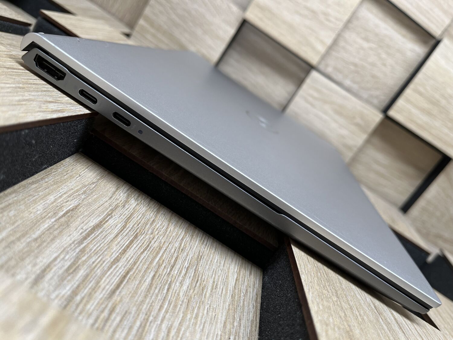 Ультрабук Б-клас Dell Inspiron 13 5310 / 13.3" (1920x1200) IPS / Intel Core i5-11320H (4 (8) ядра по 3.2 - 4.5 GHz) / 16 GB DDR4 / 512 GB SSD M.2 / Intel Iris Xe Graphics / WebCam - Зображення 5