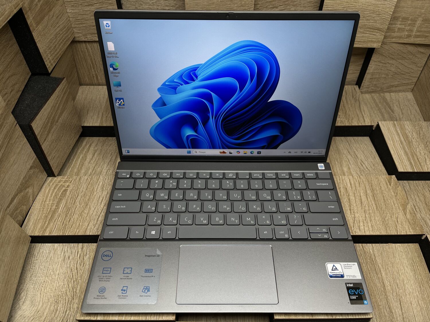 Ультрабук Б-клас Dell Inspiron 13 5310 / 13.3" (1920x1200) IPS / Intel Core i5-11320H (4 (8) ядра по 3.2 - 4.5 GHz) / 16 GB DDR4 / 512 GB SSD M.2 / Intel Iris Xe Graphics / WebCam - Зображення 2