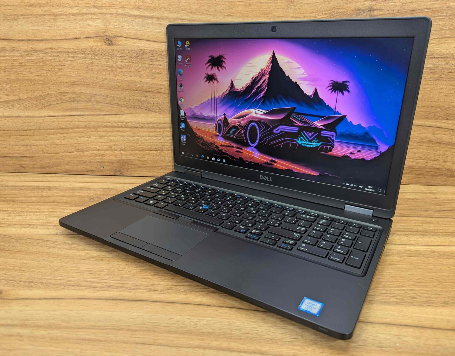Ультрабук Б-клас Dell Latitude 5590 / 15.6" (1920x1080) IPS / Intel Core i5-7300U (2 (4) ядра по 2.6 - 3.5 GHz) / 8 GB DDR4 / 256 GB SSD / Intel HD Graphics 620 / WebCam / Windows 10 - Зображення 5