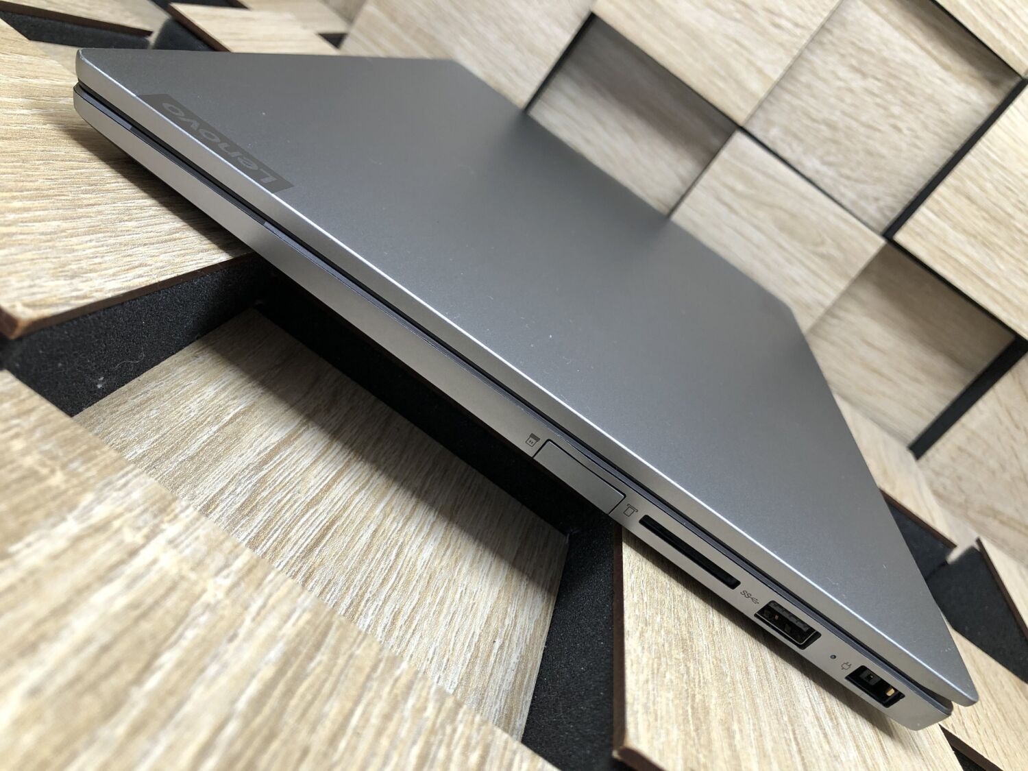 Ультрабук Б-клас Lenovo ThinkBook 14-IML / 14" (1920x1080) IPS / Intel Core i5-10210U (4 (8) ядра по 1.6 - 4.2 GHz) / 8 GB DDR4 / 256 GB SSD M.2 / Intel UHD Graphics / WebCam / Fingerprint / HDMI - Зображення 6
