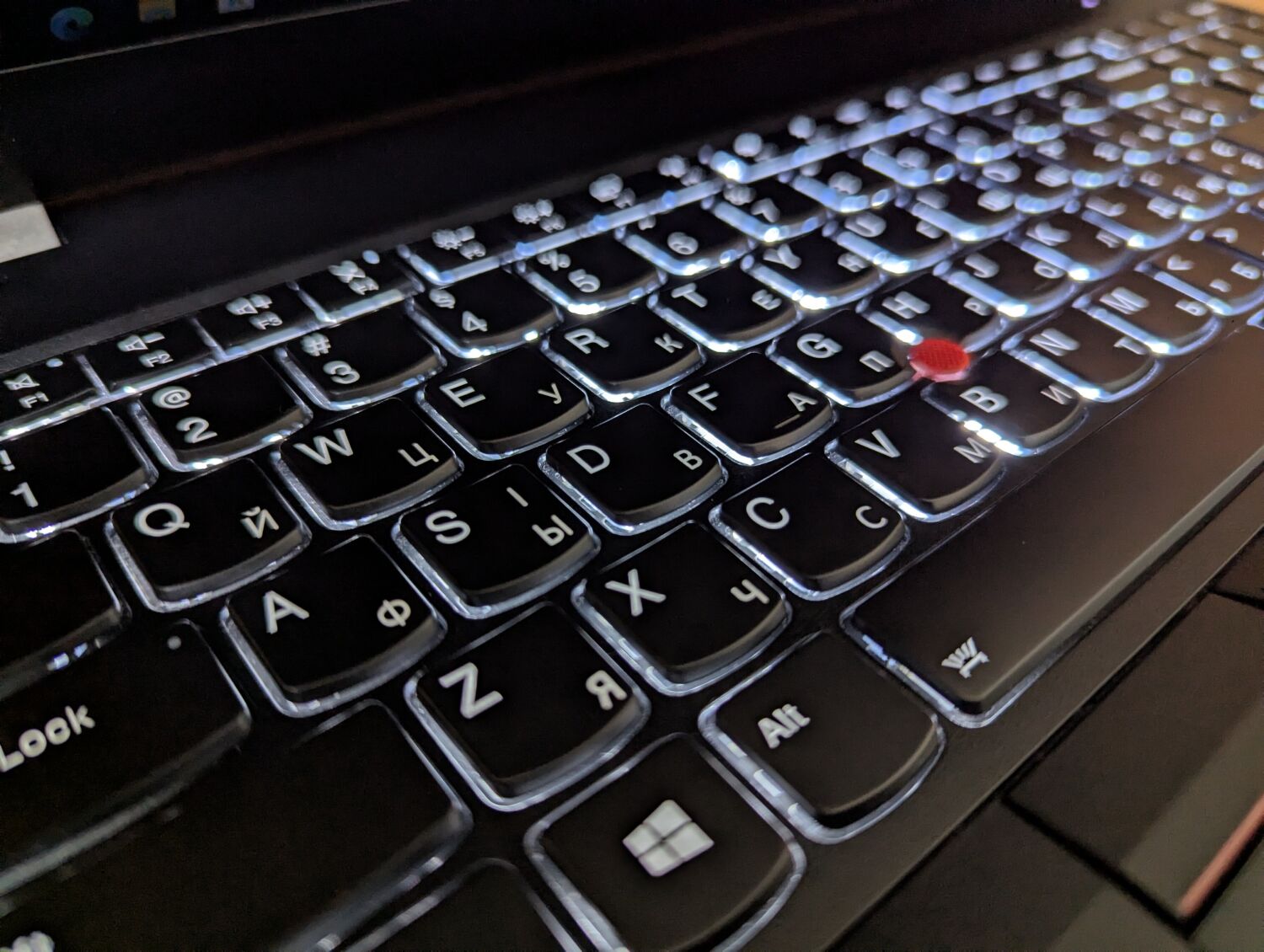 Ультрабук Б-клас Lenovo ThinkPad T580 / 15.6" (1920x1080) IPS / Intel Core i7-8550U (4 (8) ядра по 1.8 - 4.0 GHz) / 16 GB DDR4 / 256 GB SSD / Intel UHD Graphics 620 / WebCam / TouchID / Windows 10 - Зображення 7