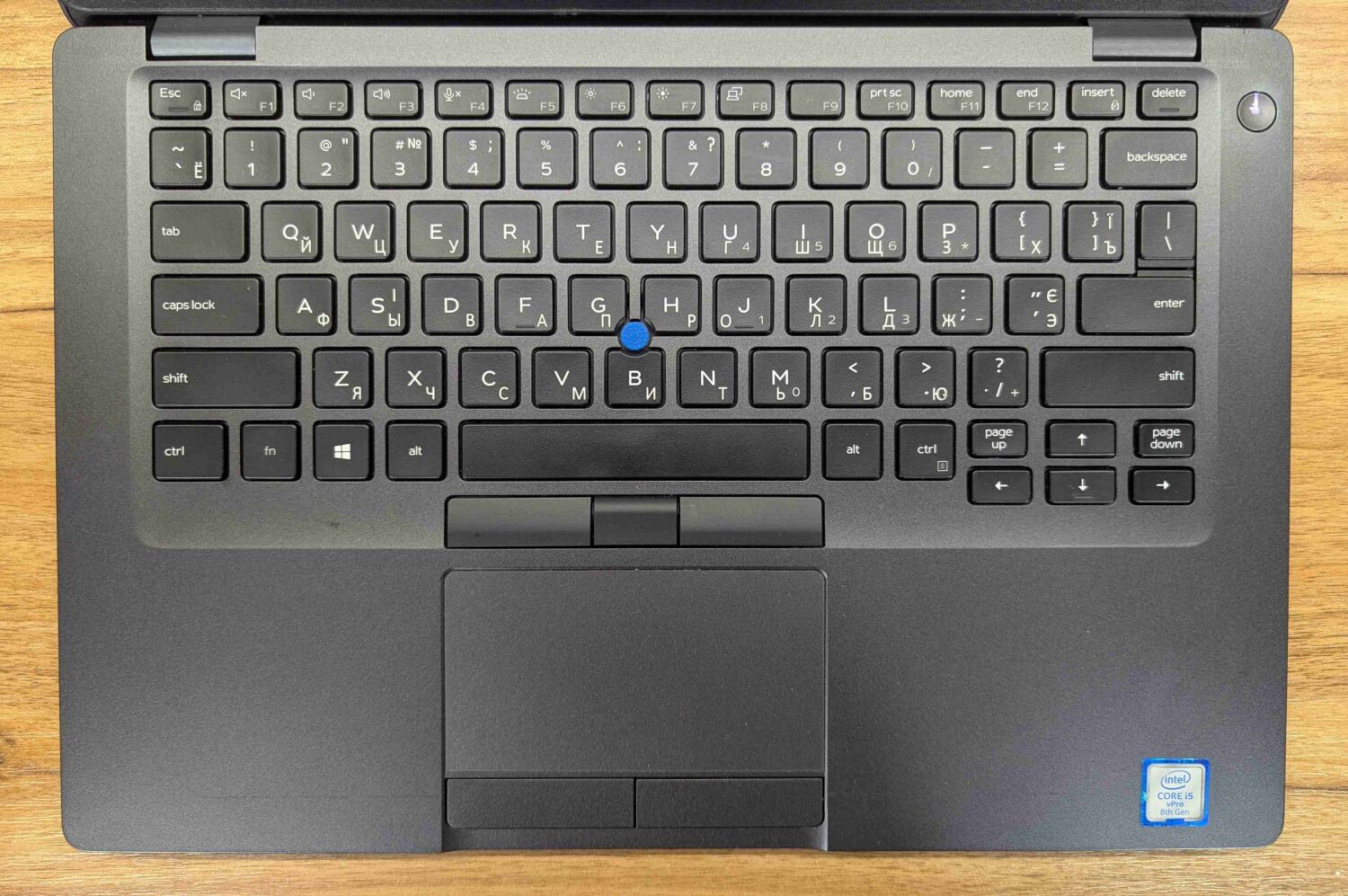 Ультрабук Dell Latitude 5400 / 14" (1366x768) TN / Intel Core i5-8365U (4 (8) ядра по 1.6 - 4.1 GHz) / 8 GB DDR4 / 240 GB SSD / Intel UHD Graphics / WebCam / Windows 10 - Зображення 3