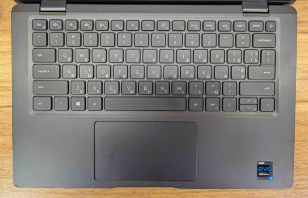 Ультрабук Dell Latitude 7420 / 14" (1920x1080) IPS / Intel Core i7-1185G7 (4 (8) ядра по 3.0 - 4.8 GHz) / 16 GB DDR4 / 480 GB SSD / Intel Iris Xe Graphics / WebCam / Windows 11 - Зображення 3