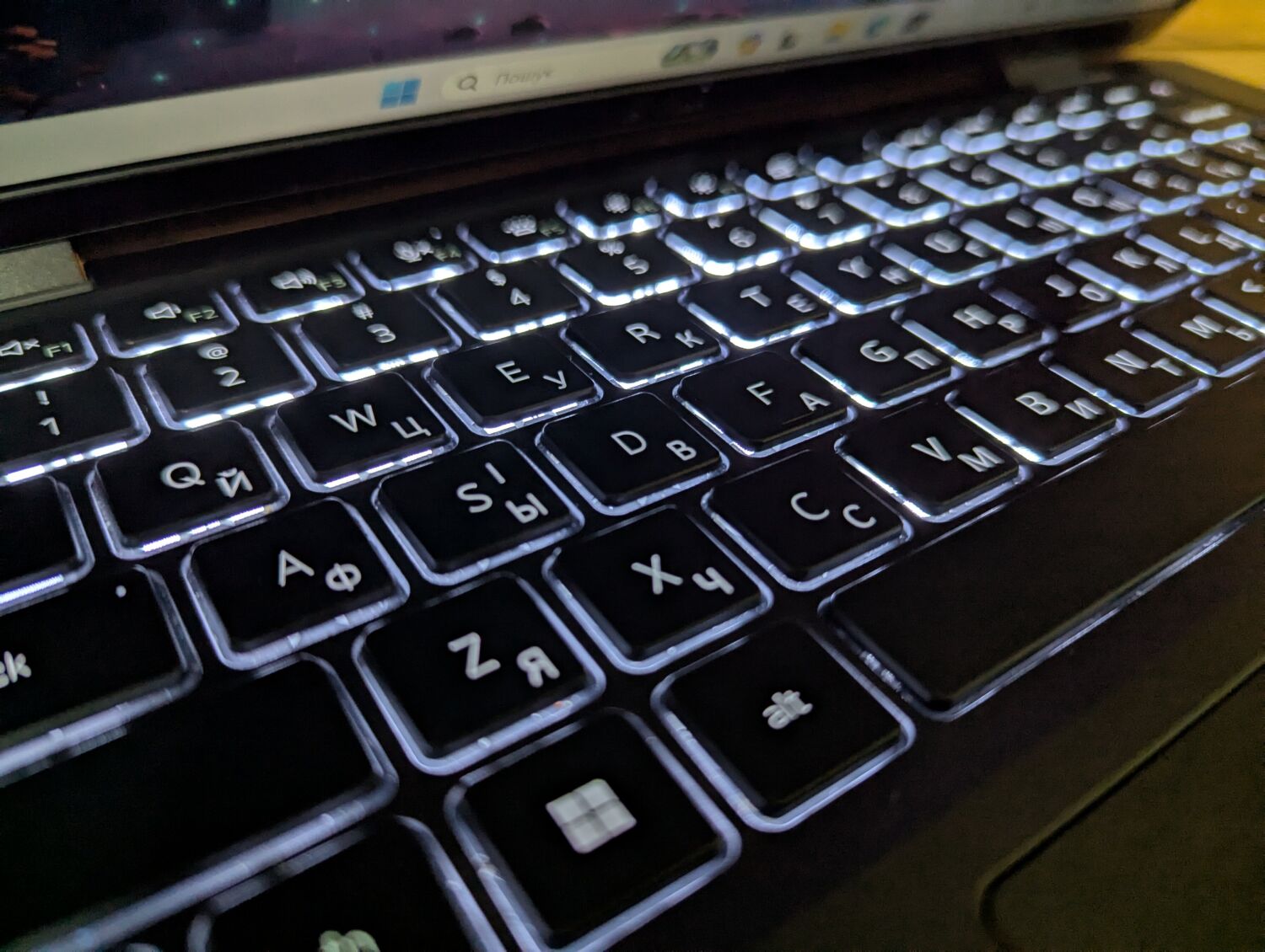 Ультрабук Dell Latitude 7430 / 14" (1920x1080) IPS / Intel Core i7-1265U (10 (12) ядер по 3.6 - 4.8 GHz) / 16 GB DDR4 / 480 GB SSD / Intel Iris Xe Graphics / WebCam / TouchID / Windows 11 - Зображення 6