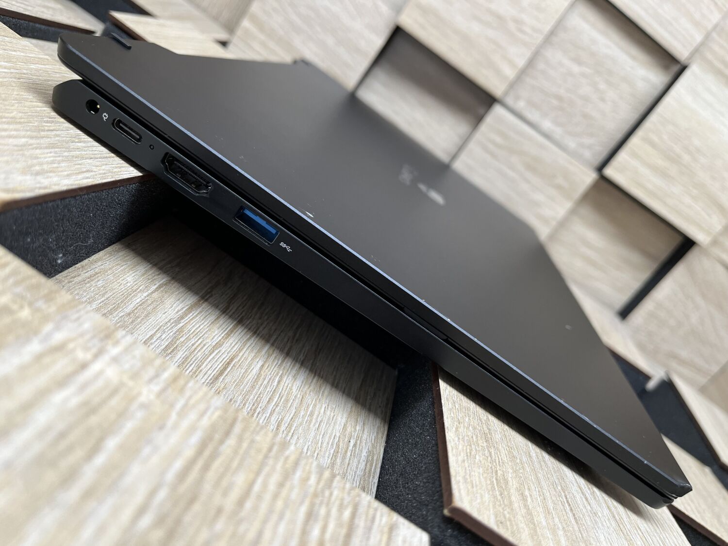 Ультрабук Gateway GWTC71427-BK / 14.1" (1920x1080) IPS Touch / Intel Core i7-1255U (10 (12) ядер по 2.8 - 4.7 GHz) / 8 GB DDR4 / 512 GB SSD M.2 / Intel UHD Graphics / WebCam - Зображення 5