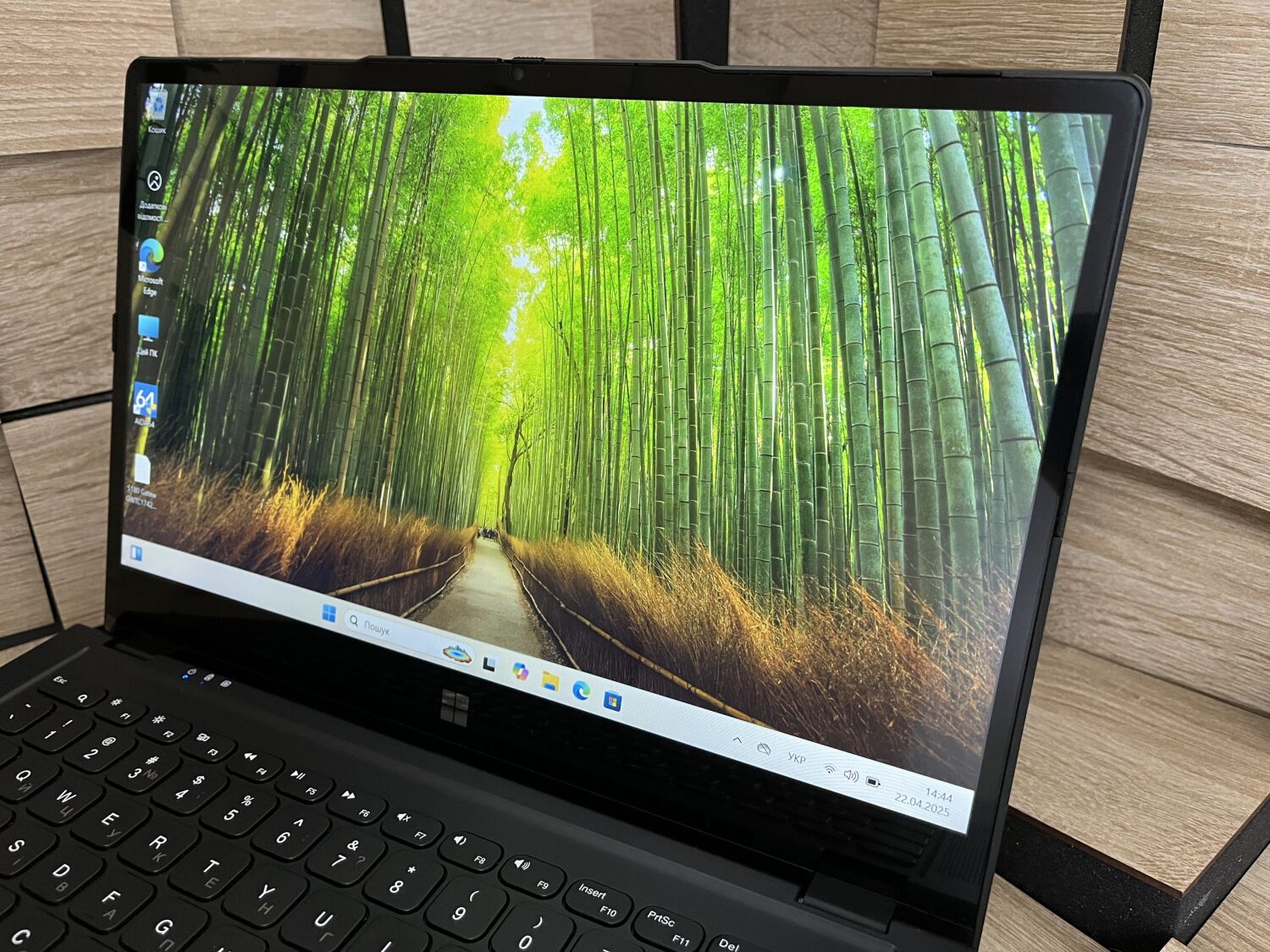 Ультрабук Gateway GWTC71427-BK / 14.1" (1920x1080) IPS Touch / Intel Core i7-1255U (10 (12) ядер по 2.8 - 4.7 GHz) / 8 GB DDR4 / 512 GB SSD M.2 / Intel UHD Graphics / WebCam - Зображення 3