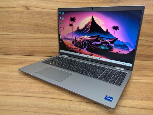 Ультрабук Dell Latitude 5530 / 15.6" (1920x1080) IPS / Intel Core i7-1265U (10 (12) ядер по 3.6 - 4.8 GHz) / 32 GB DDR4 / 512 GB SSD / nVidia GeForce MX550, 2 GB GDDR6, 64-bit / WebCam / Windows 11 - Зображення 5