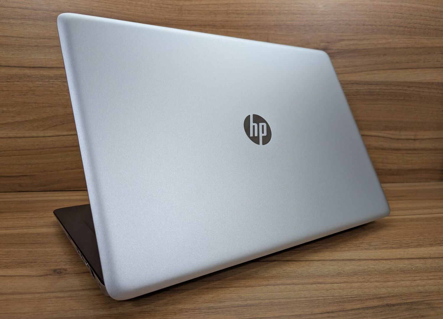 Ноутбук HP ENVY m7-n109dx / 17.3" (1920x1080) IPS / Intel Core i7-6500U (2 (4) ядра по 2.5 - 3.1 GHz) / 16 GB DDR4 / 480 GB SSD / nVidia GeForce 940M, 2 GB DDR3, 64-bit / WebCam / Windows 10 - Зображення 7