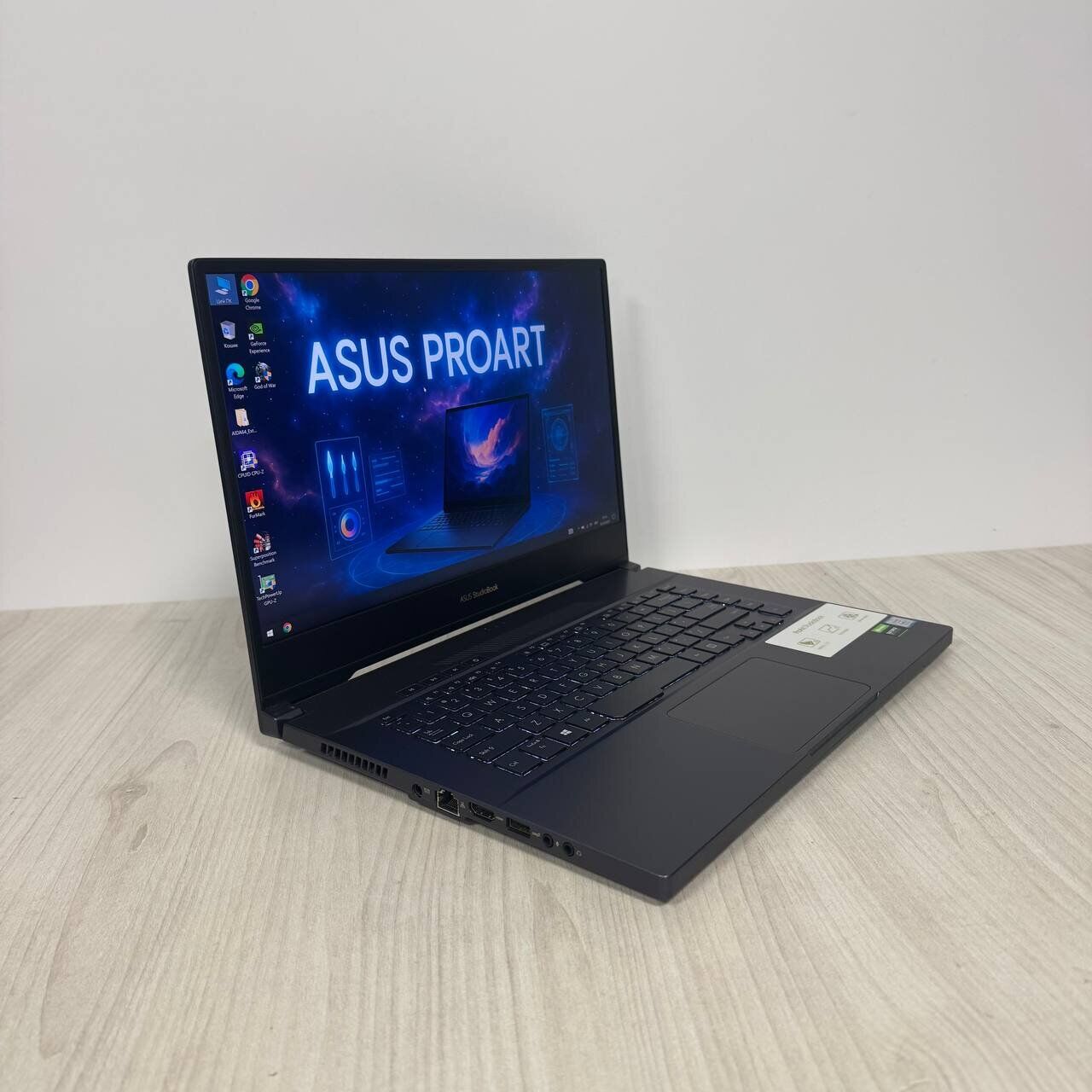 Ігровий ноутбук Asus ProArt StudioBook 15 H500GVA / 15.6" (3840x2160) IPS / Intel Core i7-9750H (6 (12) ядер по 2.6 - 4.5 GHz) / 16 GB DDR4 / 512 GB SSD NVMe / nVidia GeForce RTX 2060, 6 GB GDDR6, 192-bit - Зображення 4