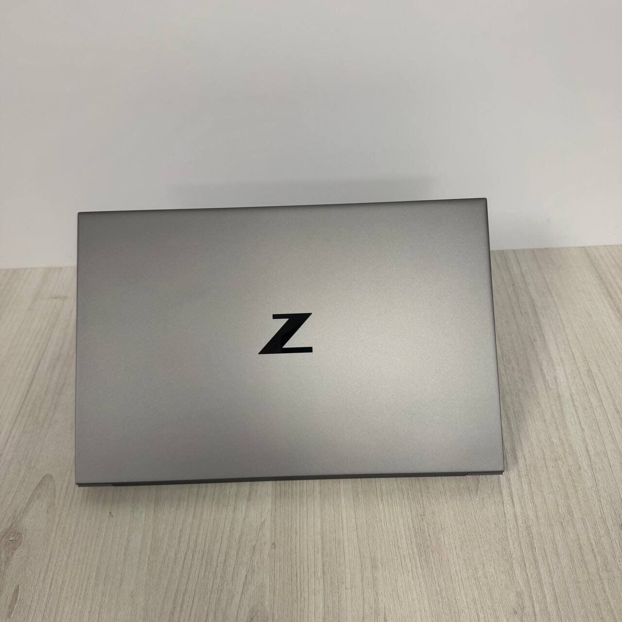 Мобільна рабоча станція HP ZBook Studio G7 / 15.6" (1920x1080) IPS / Intel Core i7-10850H (6 (12) ядер по 2.7 - 5.1 GHz) / 32 GB DDR4 / 512 GB SSD NVMe / nVidia Quadro RTX 4000 Max-Q, 8 GB GDDR6, 256-bit / WebCam - Зображення 3