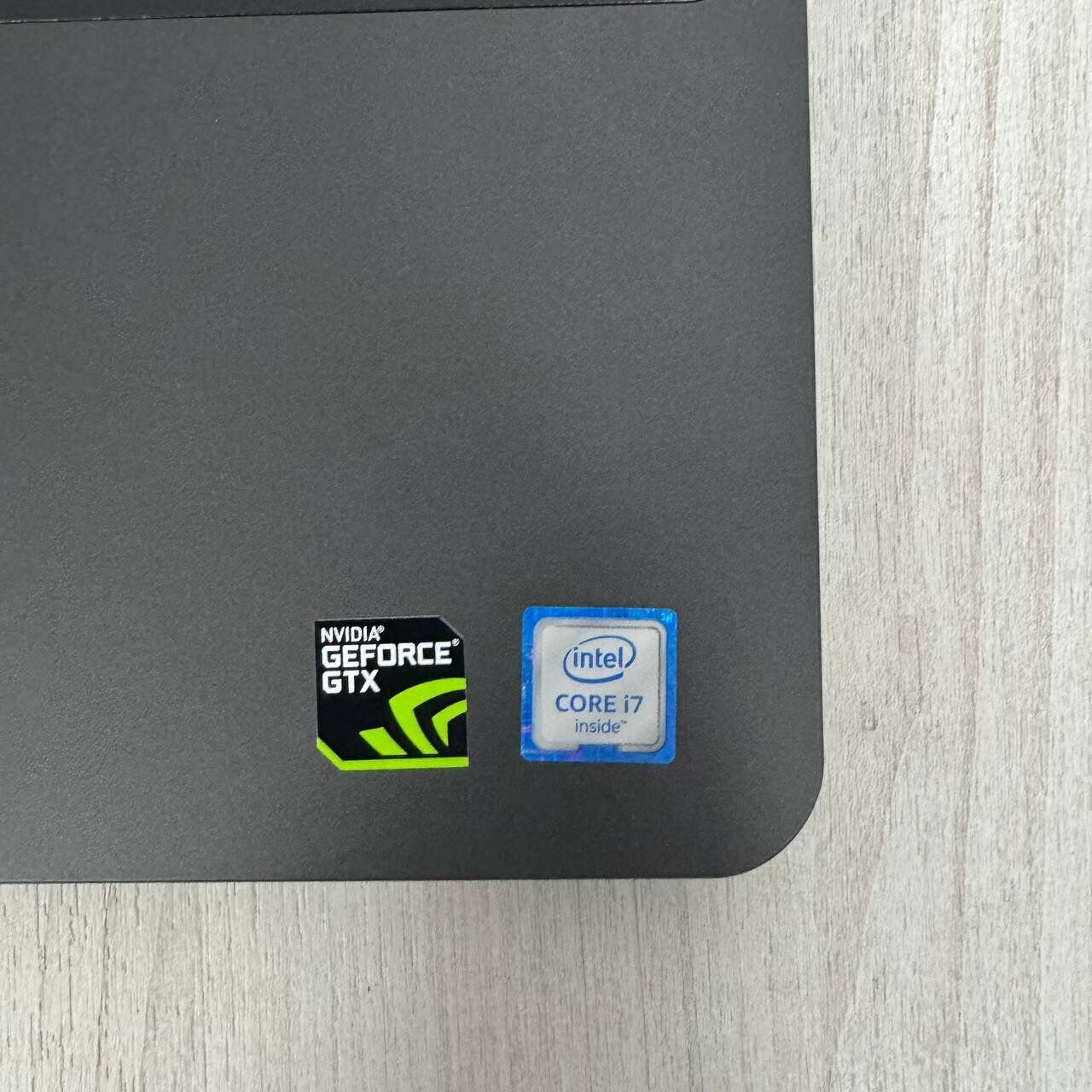 Ігровий ноутбук Dell Inspiron 15 7559 / 15.6" (1920x1080) IPS / Intel Core i7-6700HQ (4 (8) ядра по 2.6 - 3.5 GHz) / 16 GB DDR3 / 256 GB SSD M.2 / nVidia GeForce GTX 960M, 4 GB GDDR5, 128-bit / WebCam - Зображення 9