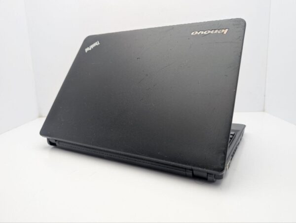 Нетбук Б-клас Lenovo ThinkPad X121e / 12.1" (1366x768) TN / AMD E-450 (2 ядра по 1.65 GHz) / 6 GB DDR3 / 120 GB SSD / AMD Radeon HD 6320 Graphics / WebCam / АКБ не тримає - Зображення 8