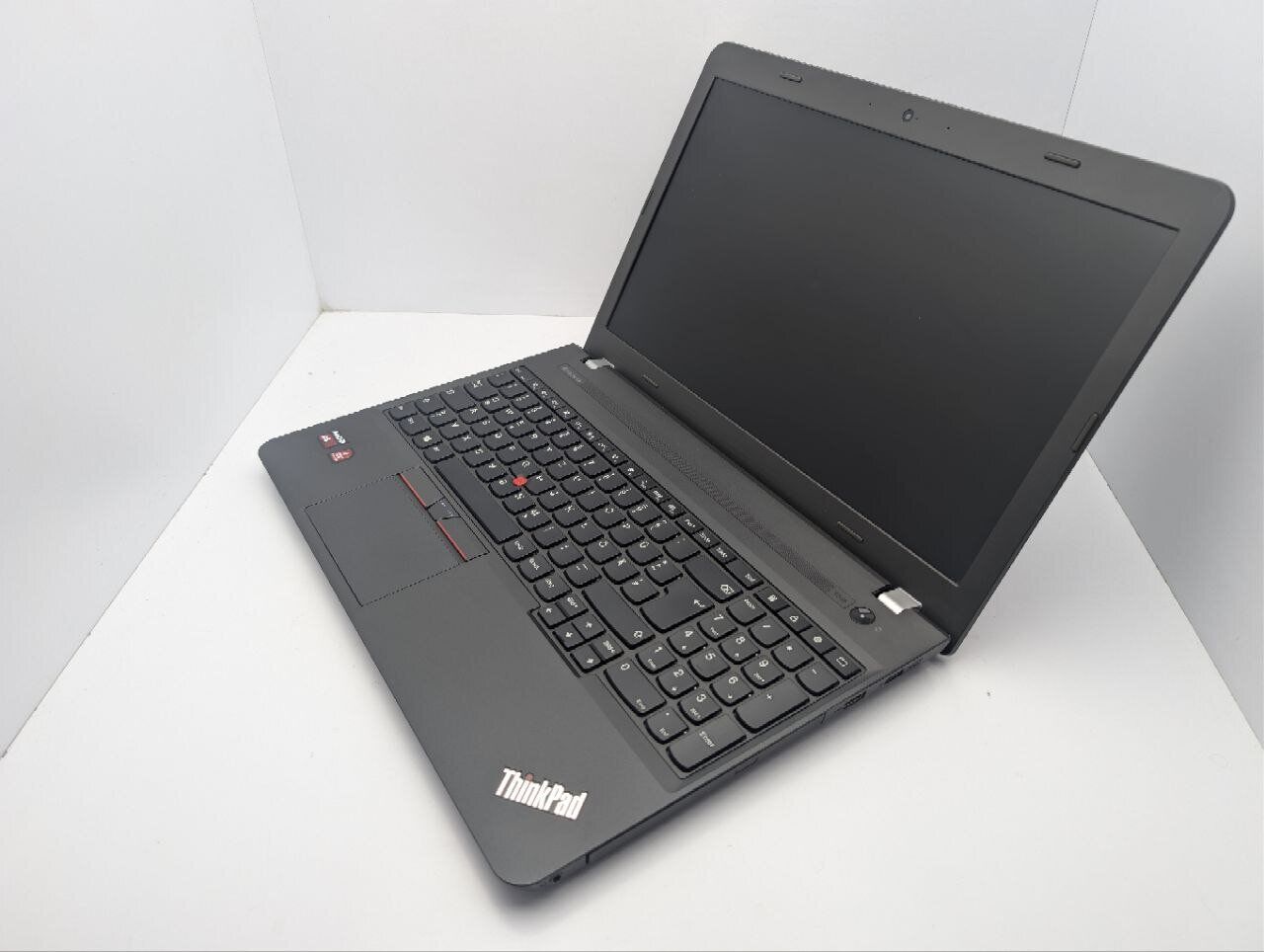 Ноутбук Lenovo ThinkPad E555 / 15.6" (1366x768) TN / AMD A8-7100 (4 ядра по 1.8 - 3.0 GHz) / 8 GB DDR3 / 500 GB HDD / AMD Radeon R5 Graphics / WebCam / АКБ не тримає - Зображення 7