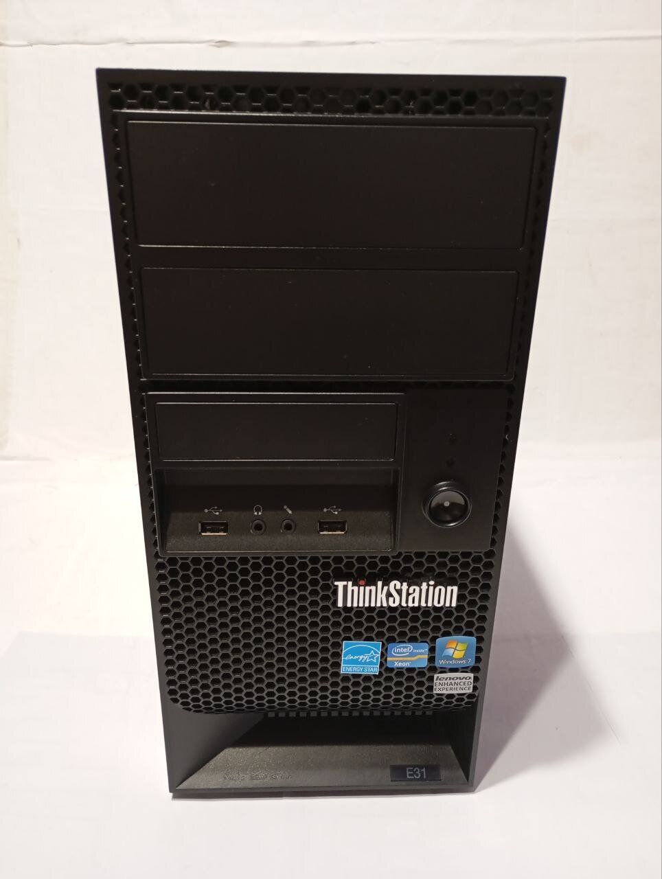 Робоча станція Lenovo ThinkStation E31 Tower / Intel Xeon E3-1230 v2 (4 (8) ядра по 3.3 - 3.7 GHz) / 10 GB DDR3 / 240 GB SSD + 200 GB HDD / nVidia NVS 300, 512 MB DDR3, 64-bit - Зображення 2