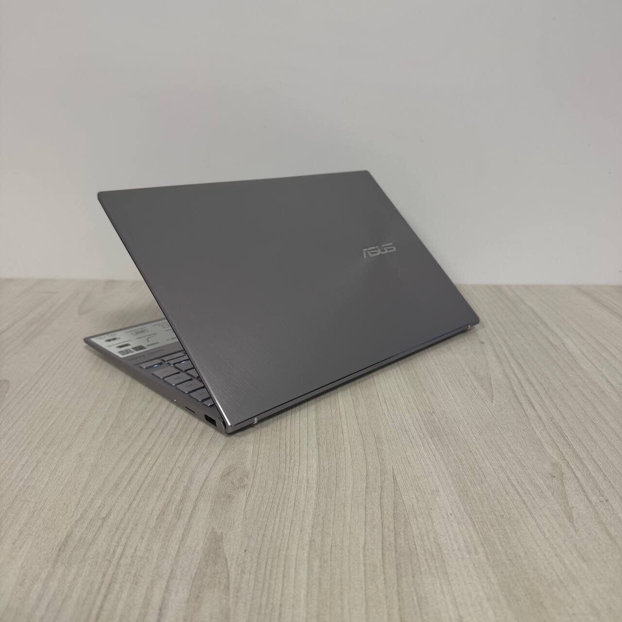 Ультрабук Asus ZenBook 13 UX325JA / 13.3" (1920x1080) IPS / Intel Core i5-1035G1 (4 (8) ядра по 1.0 - 3.6 GHz) / 8 GB DDR4 / 256 GB SSD NVMe / Intel UHD Graphics / WebCam - Зображення 5