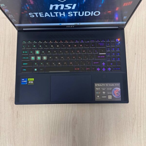 Ігровий ноутбук MSI Stealth 16 Studio A13VG / 16" (1920x1200) IPS / Intel Core i7-13620H (10 (16) ядер по 3.6 - 4.9 GHz) / 16 GB DDR5 / 512 GB SSD NVMe / nVidia GeForce RTX 4070, 8 GB GDDR6, 128-bit / WebCam - Зображення 7
