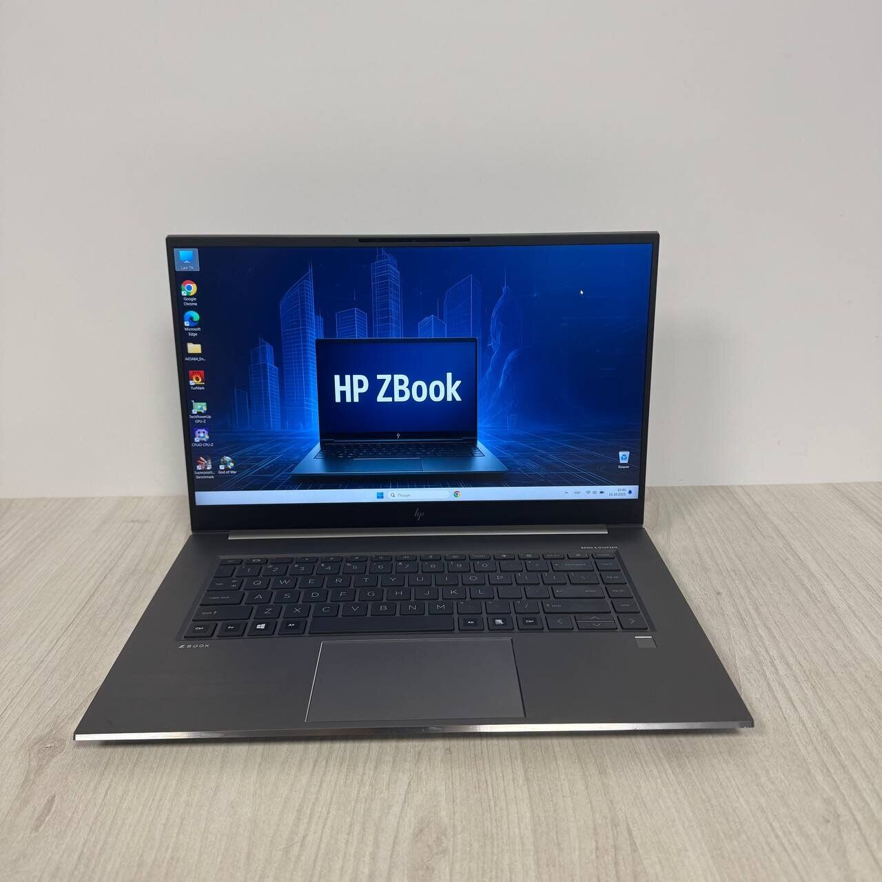 Мобільна рабоча станція HP ZBook Studio G7 / 15.6" (1920x1080) IPS / Intel Core i7-10850H (6 (12) ядер по 2.7 - 5.1 GHz) / 32 GB DDR4 / 512 GB SSD NVMe / nVidia Quadro RTX 4000 Max-Q, 8 GB GDDR6, 256-bit / WebCam - Зображення 2