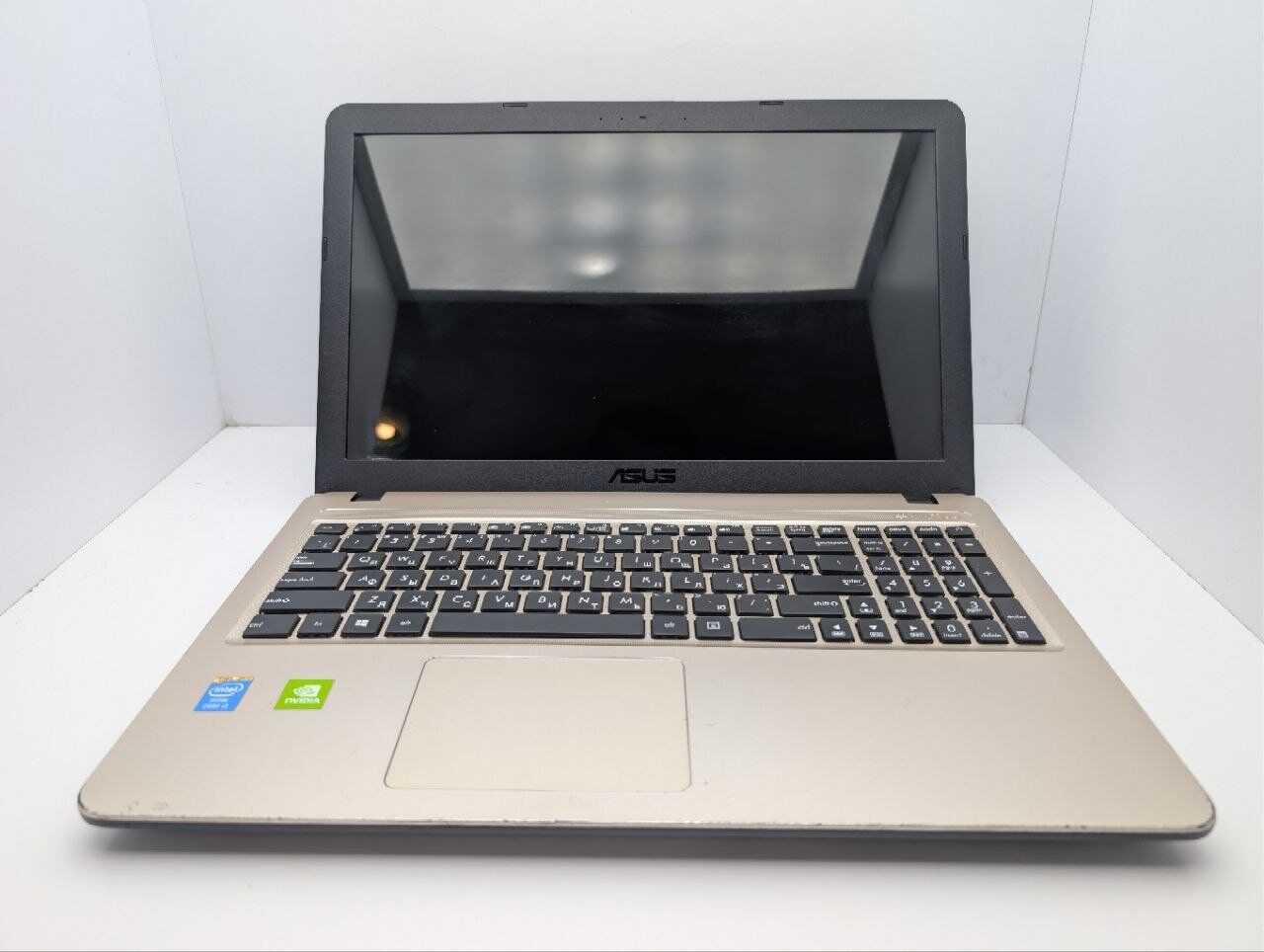 Ноутбук Asus F540L / 15.6" (1366x768) TN / Intel Core i3-4005U (2 (4) ядра по 1.7 GHz) / 8 GB DDR3 / 240 GB SSD / nVidia GeForce 920M, 2 GB GDDR3, 64-bit / WebCam - Зображення 3