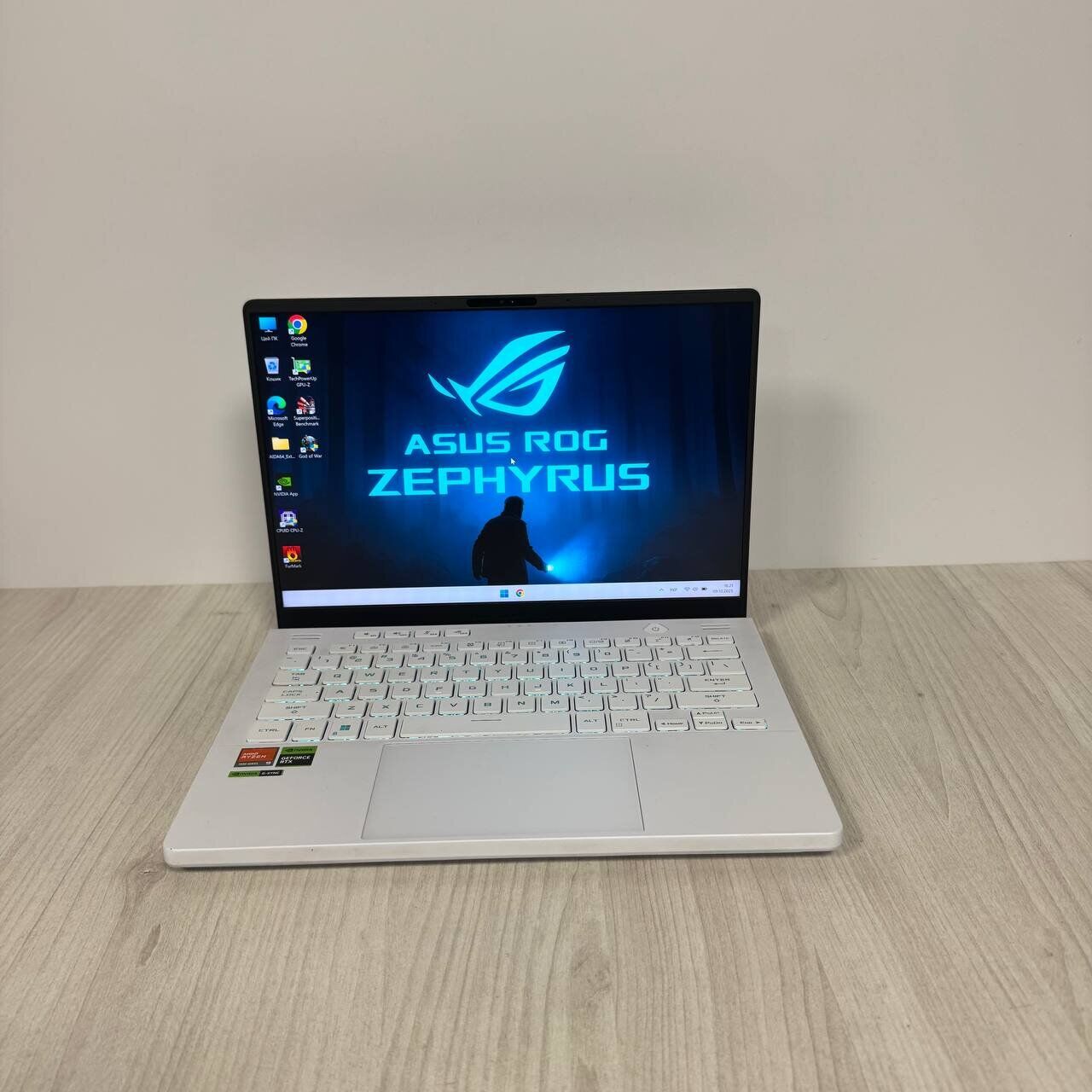 Ігровий ультрабук Asus ROG Zephyrus G14 GA402XY / 14" (2560x1600) IPS / AMD Ryzen 9 7940HS (8 (16) ядер по 4.0 - 5.2 GHz) / 32 GB DDR5 / 1000 GB SSD NVMe / nVidia GeForce RTX 4090, 16 GB GDDR6, 256-bit / WebCam - Зображення 2