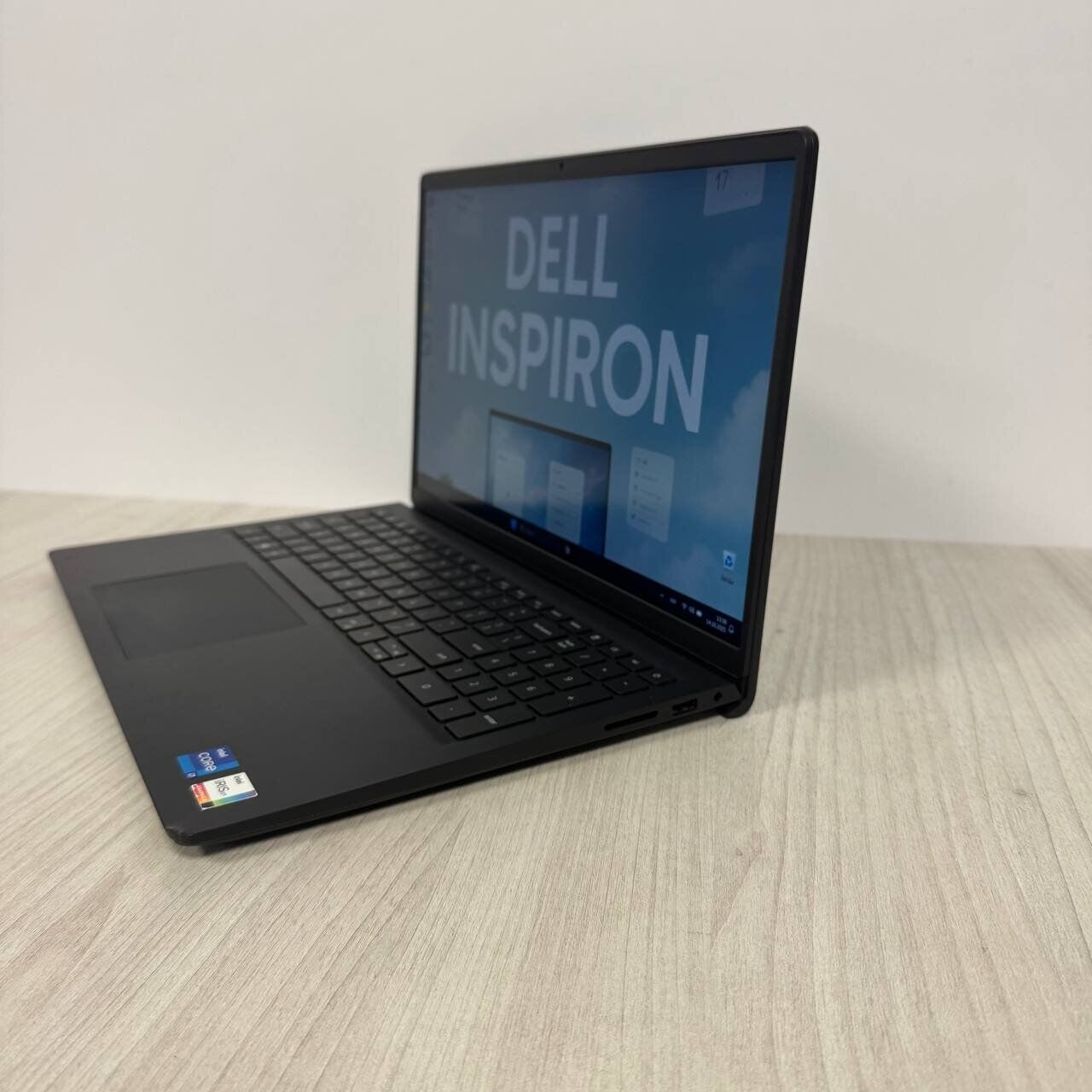 Ультрабук Б-клас Dell Inspiron 15 3511 / 15.6" (1920x1080) IPS / Intel Core i7-1165G7 (4 (8) ядра по 2.8 - 4.7 GHz) / 16 GB DDR4 / 512 GB SSD / Intel Iris Xe Graphics / WebCam - Зображення 5