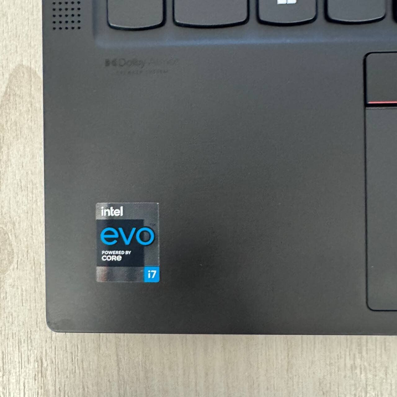 Ультрабук Б-клас Lenovo ThinkPad X1 Carbon Gen 9 / 14" (1920x1200) IPS / Intel Core i7-1165G7 (4 (8) ядра по 2.8 - 4.7 GHz) / 16 GB DDR4 / 512 GB SSD NVMe / Intel Iris Xe Graphics / WebCam - Зображення 8