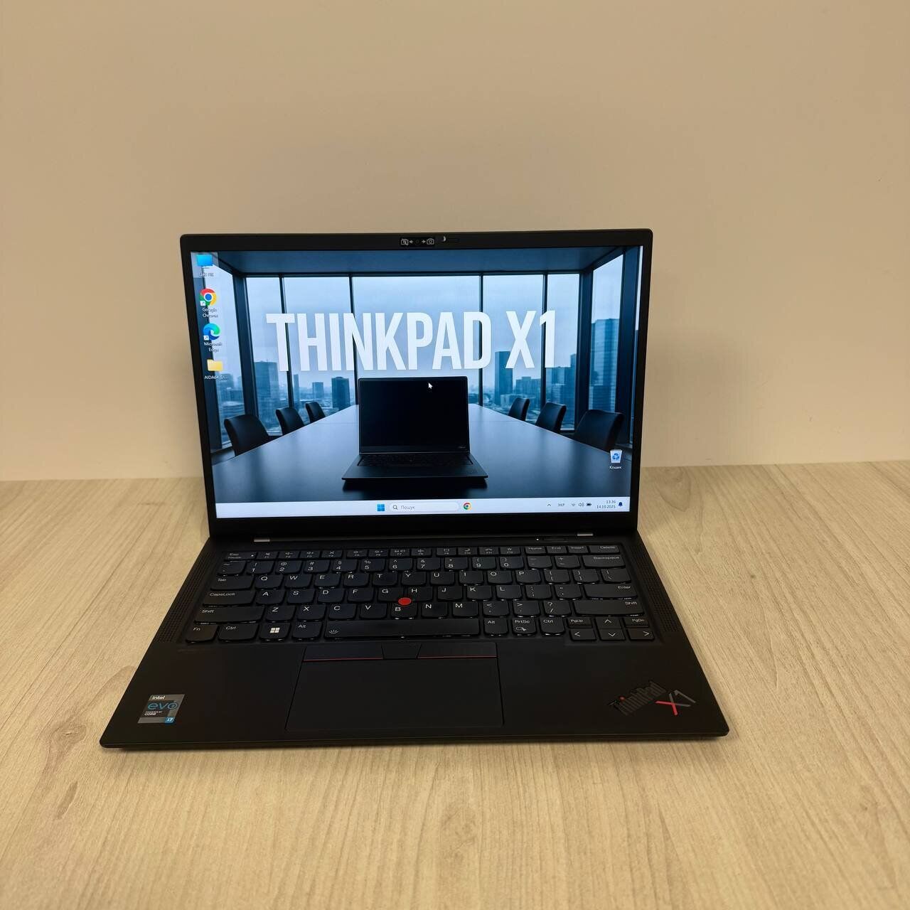 Ультрабук Б-клас Lenovo ThinkPad X1 Carbon Gen 9 / 14" (1920x1200) IPS / Intel Core i7-1165G7 (4 (8) ядра по 2.8 - 4.7 GHz) / 16 GB DDR4 / 512 GB SSD NVMe / Intel Iris Xe Graphics / WebCam - Зображення 2