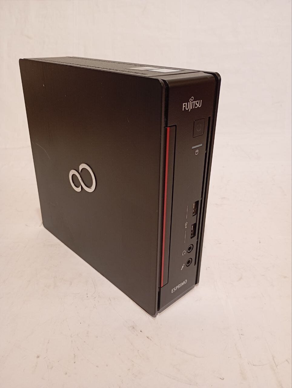 Неттоп Б-клас Fujitsu Esprimo Q956 USFF / Intel Core i3-6100T (2 (4) ядра по 3.2 GHz) / 8 GB DDR4 / 256 GB SSD M.2 / Intel HD Graphics 530 - Зображення 2