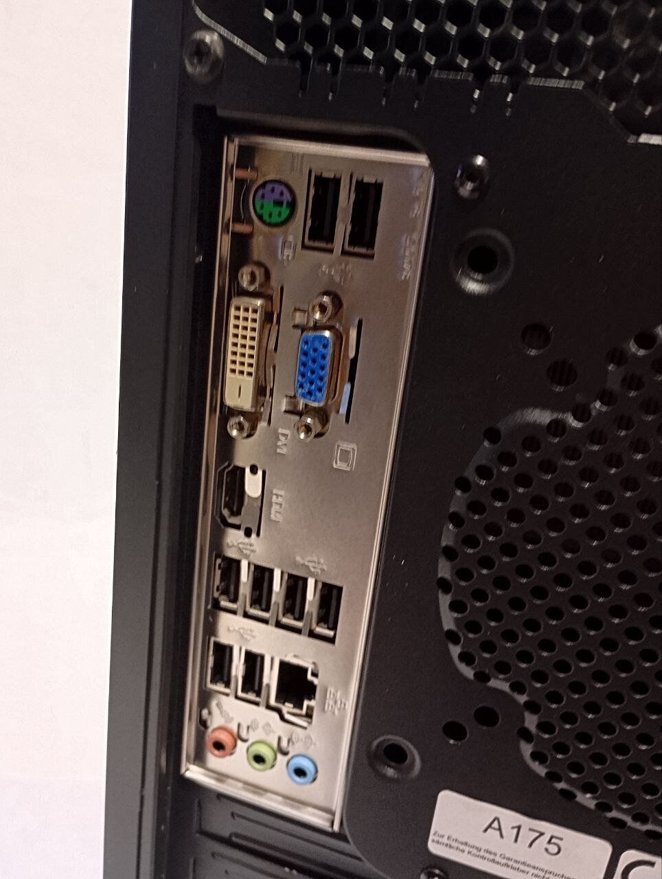 ПК Б-клас Gigabyte GA-MA74GM Tower / AMD Athlon II X2 250 (2 ядра по 3.0 GHz) / 4 GB DDR2 / 128 GB SSD / AMD 740G Graphics / 350W - Зображення 5