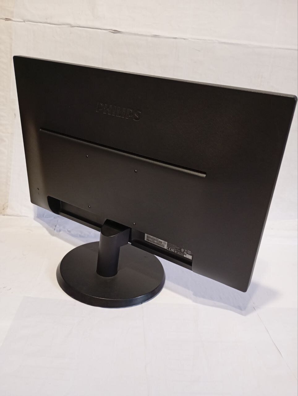 Комплект ПК Б-клас: Fujitsu Esprimo E420 E85+ SFF / Intel Core i5-4670 (4 ядра по 3.4 - 3.8 GHz) / 8 GB DDR3 / 240 GB SSD / Intel HD Graphics 4600 + Монітор Philips 223V5L / 22" (1920x1080) TN / 1x VGA / VESA 100x100 - Зображення 7