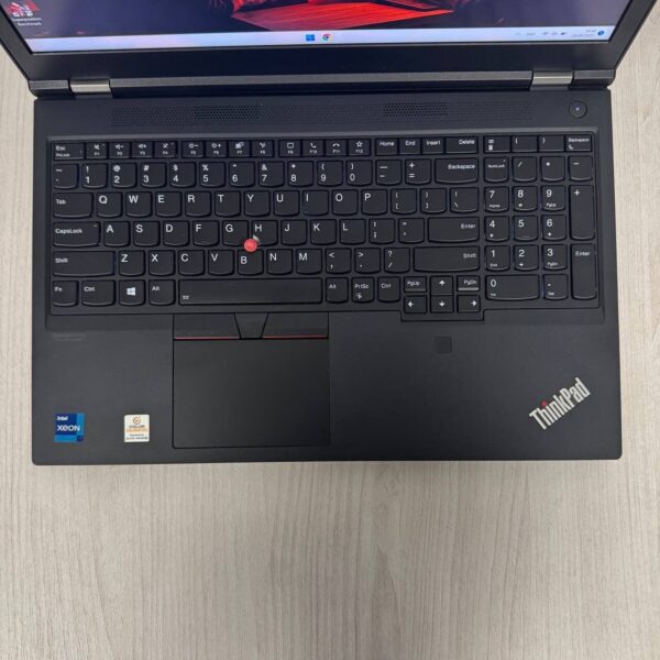 Мобільна робоча станція Б-клас Lenovo ThinkPad P15 Gen 2 / 15.6" (3840x2160) IPS / Intel Xeon W-11855M (6 (12) ядер по 3.2 - 4.9 GHz) / 64 GB DDR4 / 1000 GB SSD NVMe / nVidia RTX A5000, 16 GB GDDR6, 256-bit / WebCam - Зображення 7