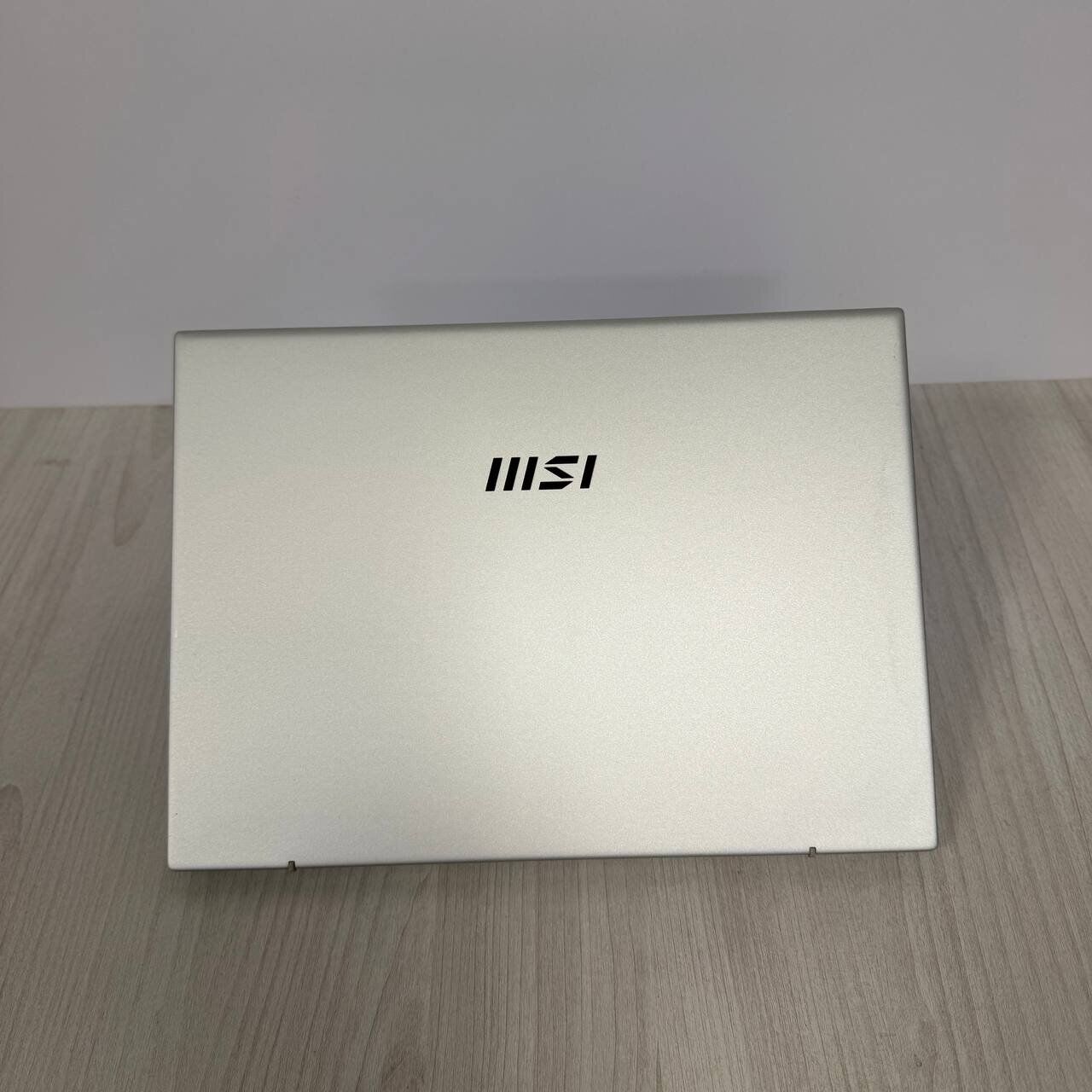 Ігровий ультрабук MSI Prestige 14 H B13UCX / 14" (1920x1200) IPS / Intel Core i9-13900H (14 (20) ядер по 2.6 - 5.4 GHz) / 32 GB DDR5 / 512 GB SSD NVMe / nVidia GeForce RTX 2050, 4 GB GDDR6, 64-bit / WebCam - Зображення 3