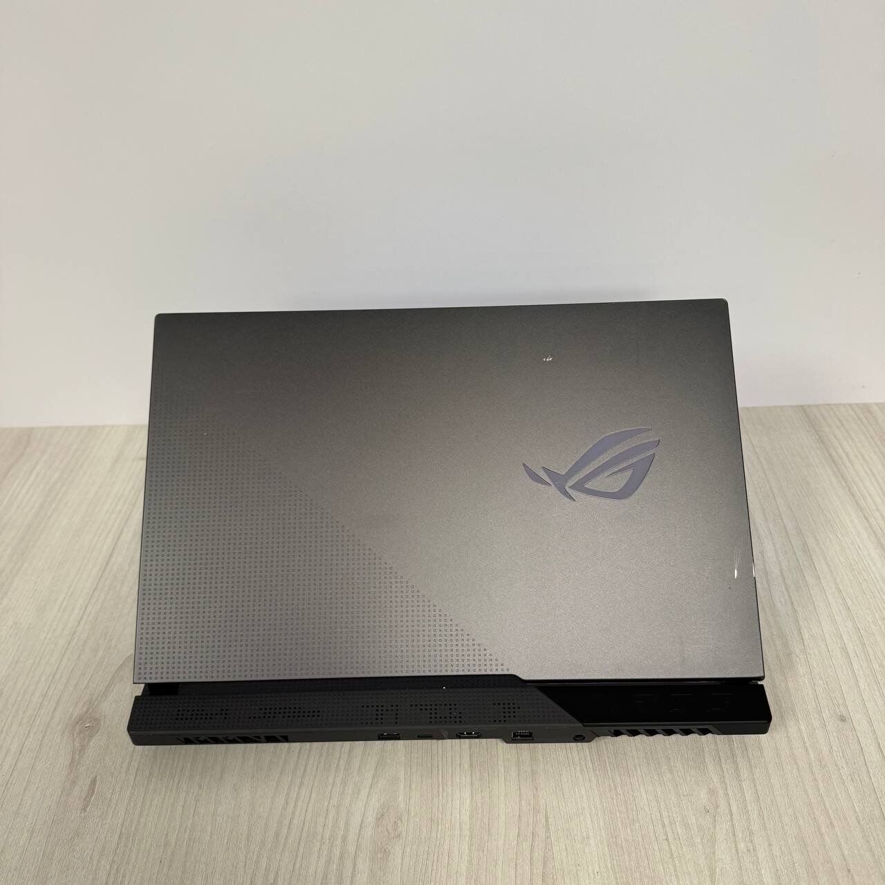 Ігровий ноутбук Б-клас Asus ROG Strix G17 G713QR / 17.3" (1920x1080) IPS / AMD Ryzen 9 5900HX (8 (16) ядер по 3.3 - 4.6 GHz) / 16 GB DDR4 / 512 GB SSD NVMe / nVidia GeForce RTX 3070, 8 GB GDDR6, 256-bit - Зображення 3