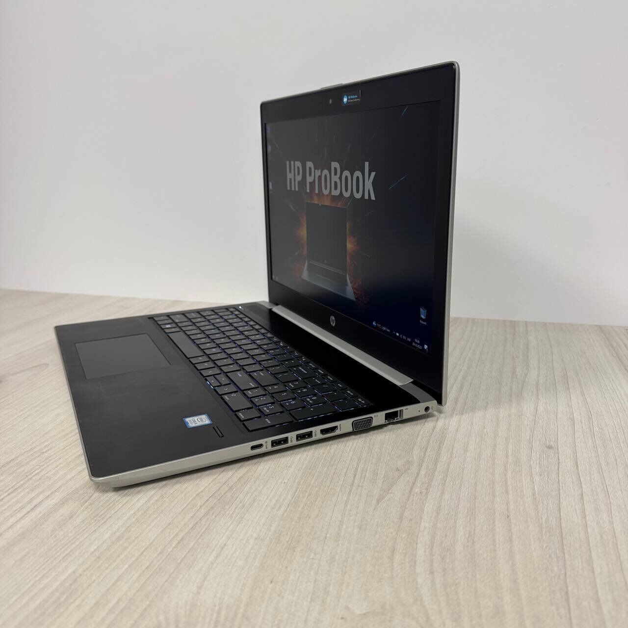 Ноутбук Б-клас HP ProBook 450 G5 / 15.6" (1920x1080) IPS / Intel Core i5-8250U (4 (8) ядра по 1.6 - 3.4 GHz) / 8 GB DDR4 / 256 GB SSD NVMe / Intel UHD Graphics 620 / WebCam - Зображення 5