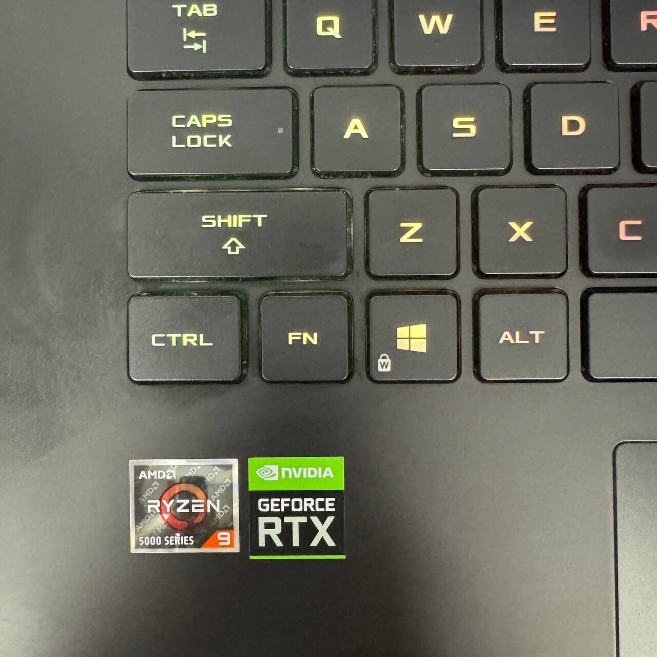 Ігровий ноутбук Б-клас Asus ROG Strix Scar G533QR / 15.6" (1920x1080) IPS / AMD Ryzen 9 5900HX (8 (16) ядер по 3.3 - 4.6 GHz) / 16 GB DDR4 / 512 GB SSD NVMe / nVidia GeForce RTX 3070, 8 GB GDDR6, 256-bit - Зображення 8