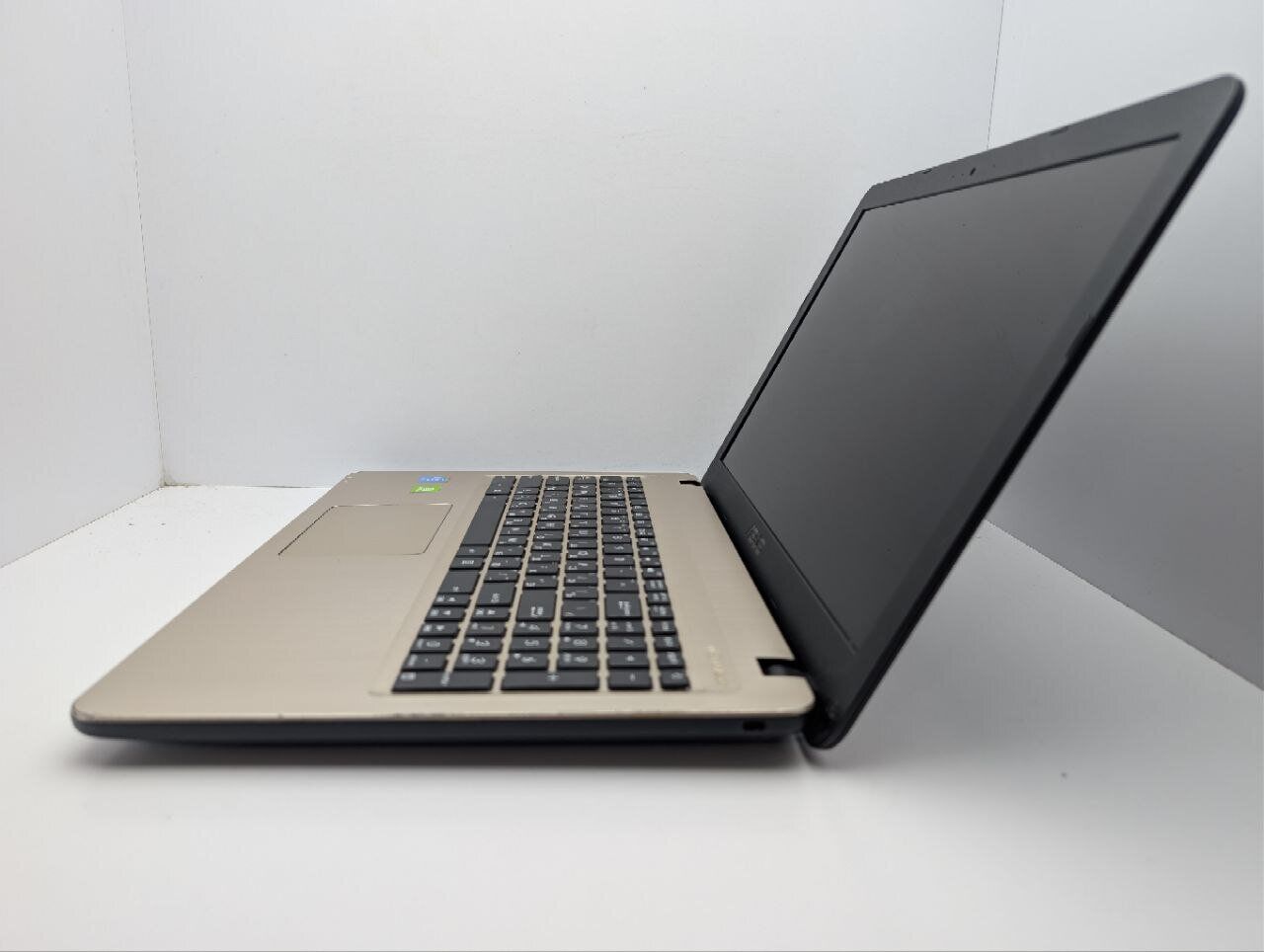 Ноутбук Asus F540L / 15.6" (1366x768) TN / Intel Core i3-4005U (2 (4) ядра по 1.7 GHz) / 8 GB DDR3 / 240 GB SSD / nVidia GeForce 920M, 2 GB GDDR3, 64-bit / WebCam - Зображення 5