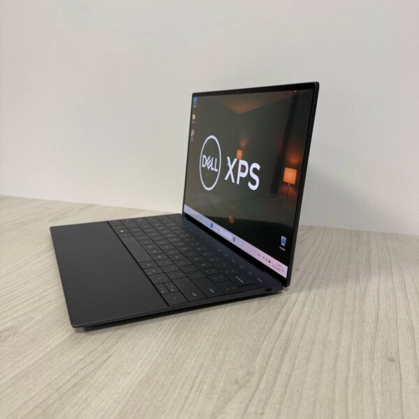 Ультрабук Dell XPS 13 Plus 9320 / 13.4" (3456x2160) OLED Touch / Intel Core i5-1240P (12 (16) ядер по 1.7 - 4.4 GHz) / 16 GB DDR5 / 512 GB SSD NVMe / Intel Iris Xe Graphics / WebCam - Зображення 5