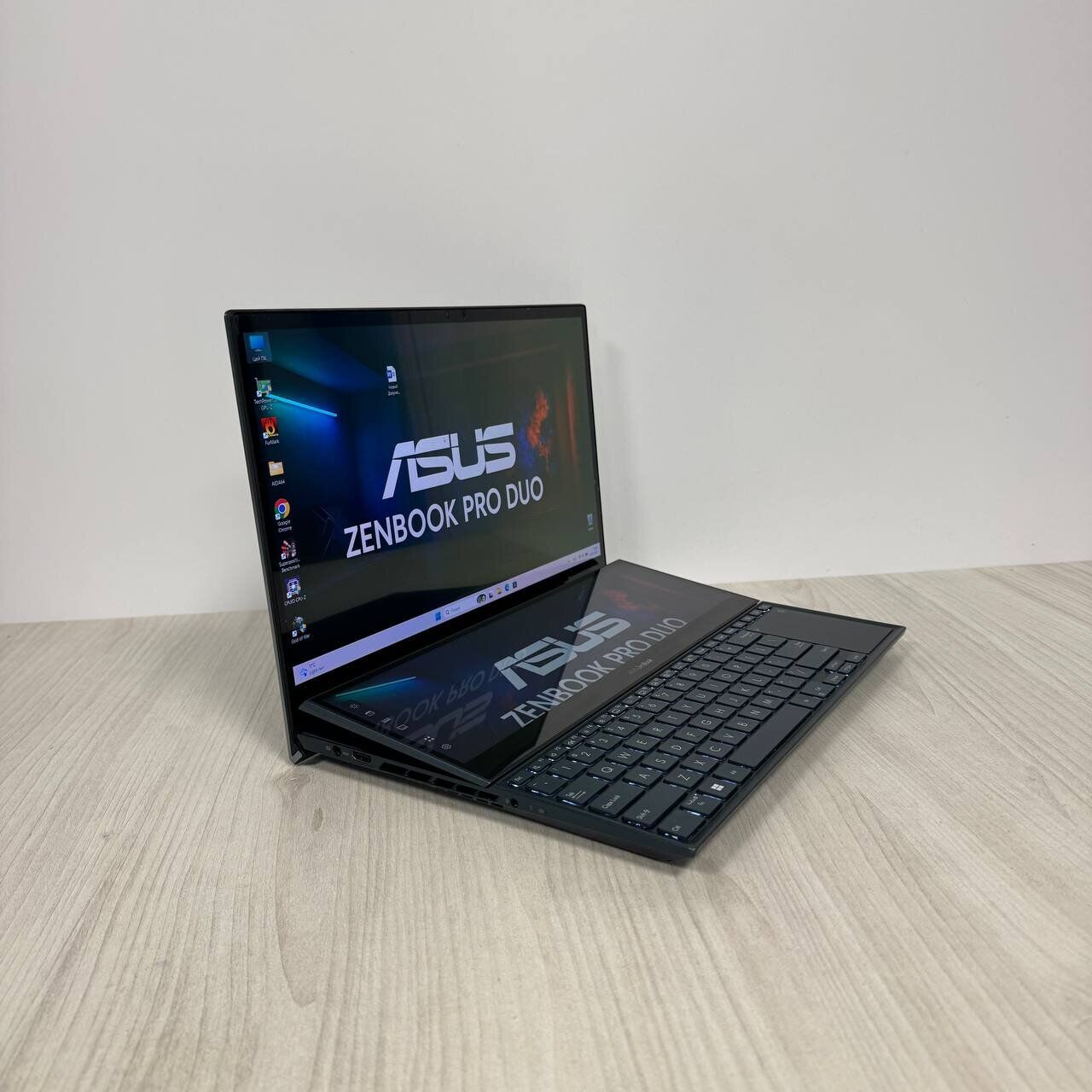 Ігровий ноутбук Б-клас Asus ZenBook Pro Duo UX582ZS / 15.6" (3840x2160) OLED / Intel Core i7-11800H (8 (16) ядер по 1.9 - 4.6 GHz) / 32 GB DDR4 / 1000 GB SSD NVMe / nVidia GeForce RTX 3080, 8 GB GDDR6, 256-bit / WebCam - Зображення 4