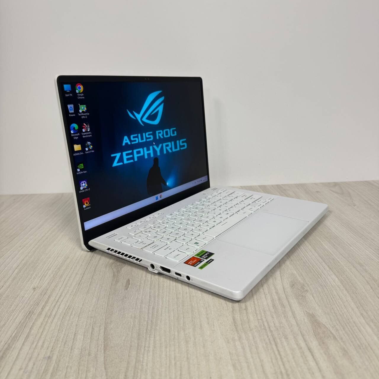 Ігровий ультрабук Asus ROG Zephyrus G14 GA402XY / 14" (2560x1600) IPS / AMD Ryzen 9 7940HS (8 (16) ядер по 4.0 - 5.2 GHz) / 32 GB DDR5 / 1000 GB SSD NVMe / nVidia GeForce RTX 4090, 16 GB GDDR6, 256-bit / WebCam - Зображення 4